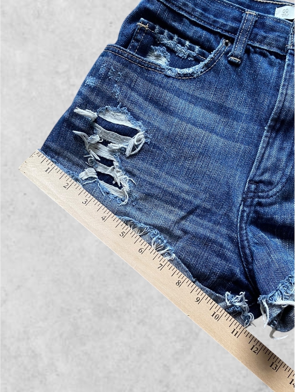 Abercrombie & Fitch Women Denim Shorts W24 High Rise Blue Cotton Cutoff Y2K - Picture 4 of 5